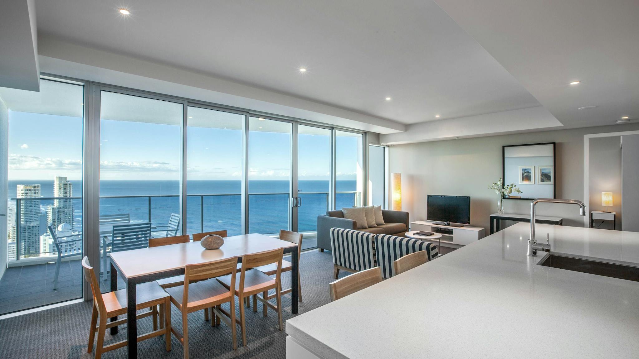 Hilton Surfers Paradise 2 Bedroom 2 Bathroom Sky High Residence Hilton Surfers Paradise 2 Bedroom 2 Bathroom Sky High Residence