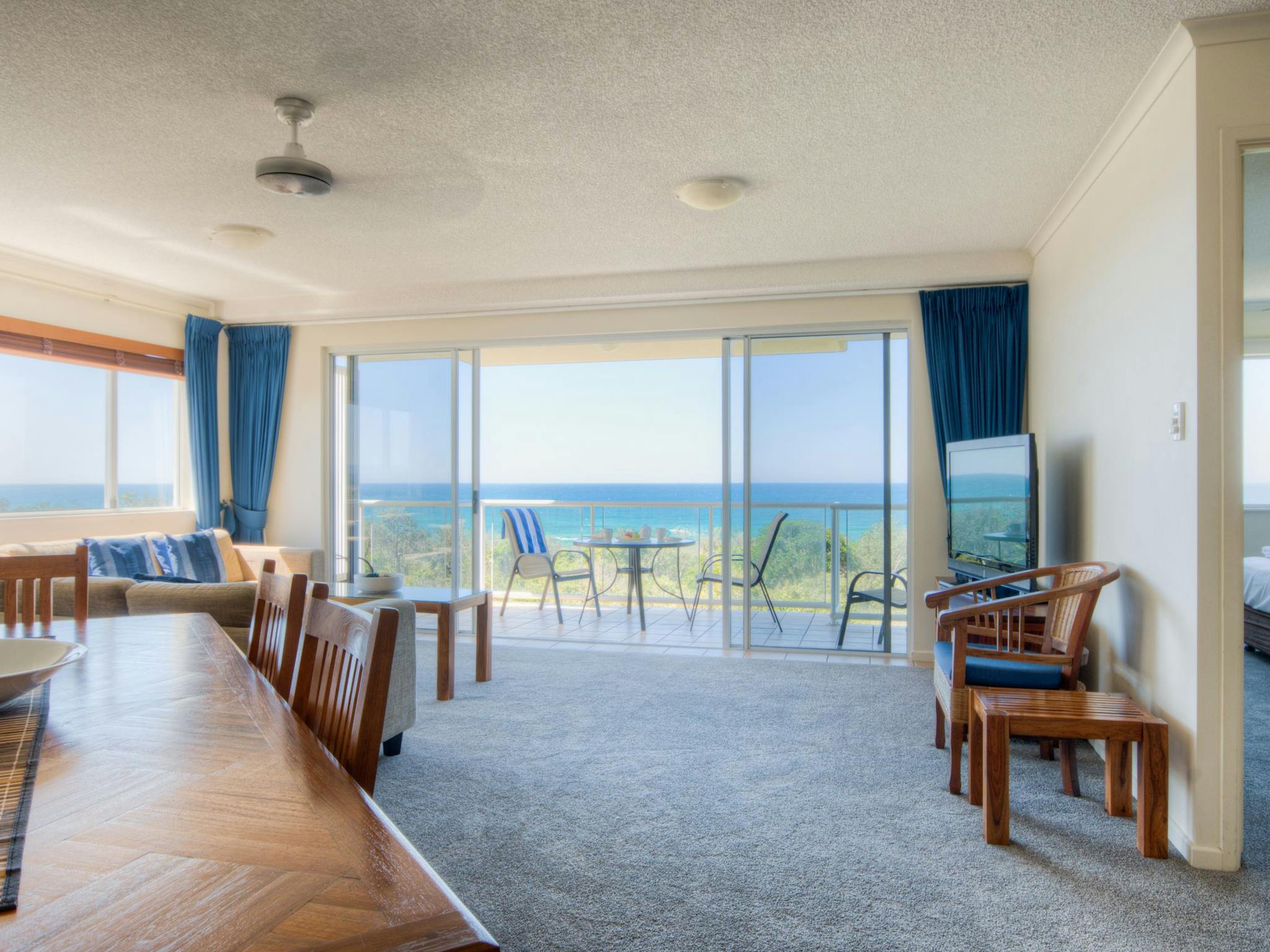 Stunning views from your dining table Stunning views from your dining table