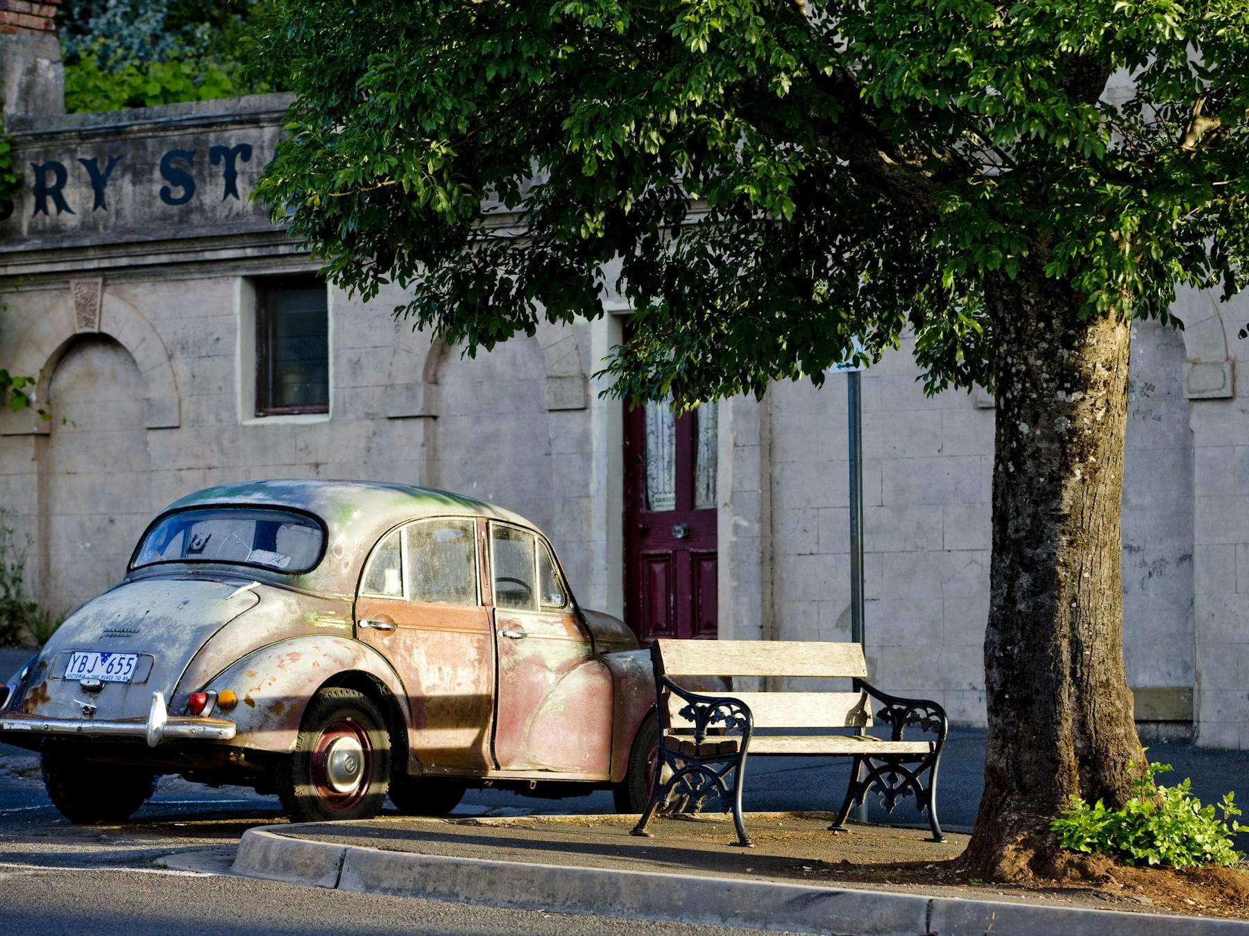 Old Car on Daylesford Street