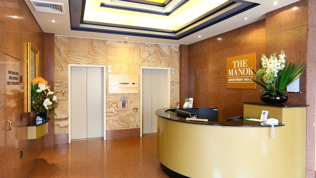 Manor Apartment Hotel