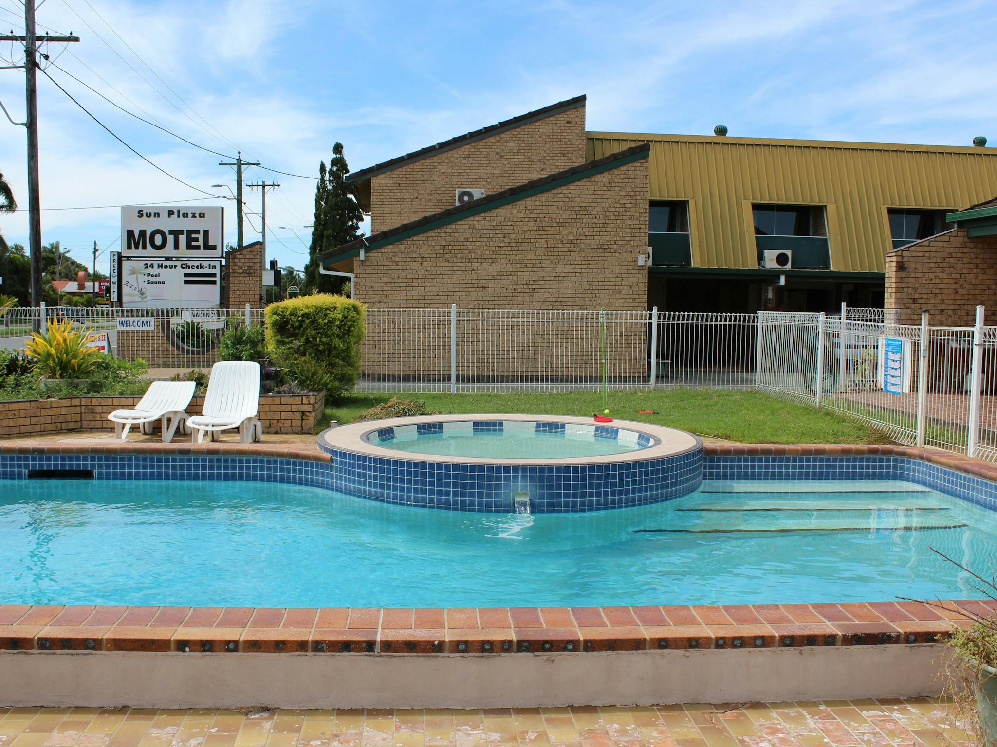 Sun Plaza Motel