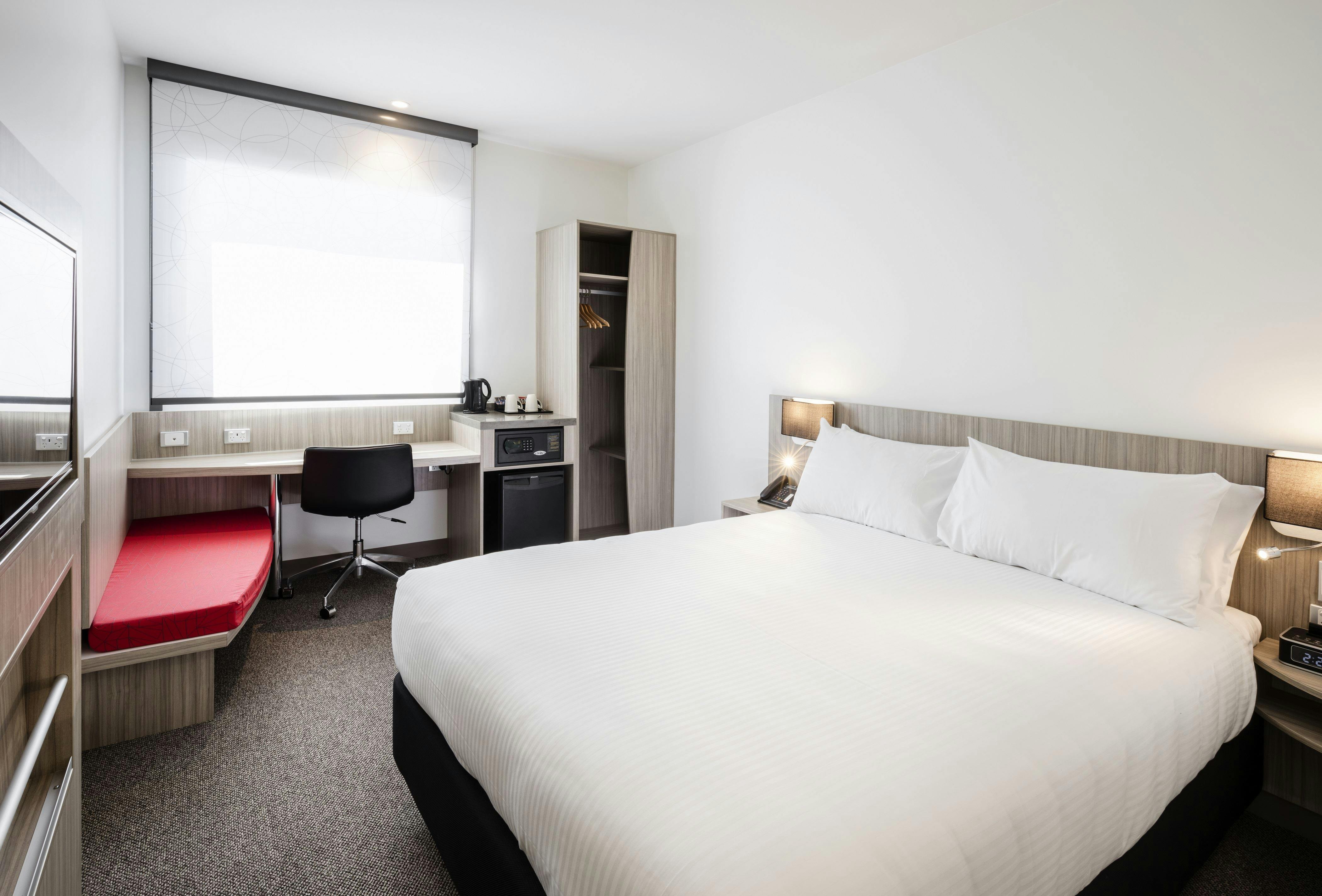 Standard Room Queen Bed