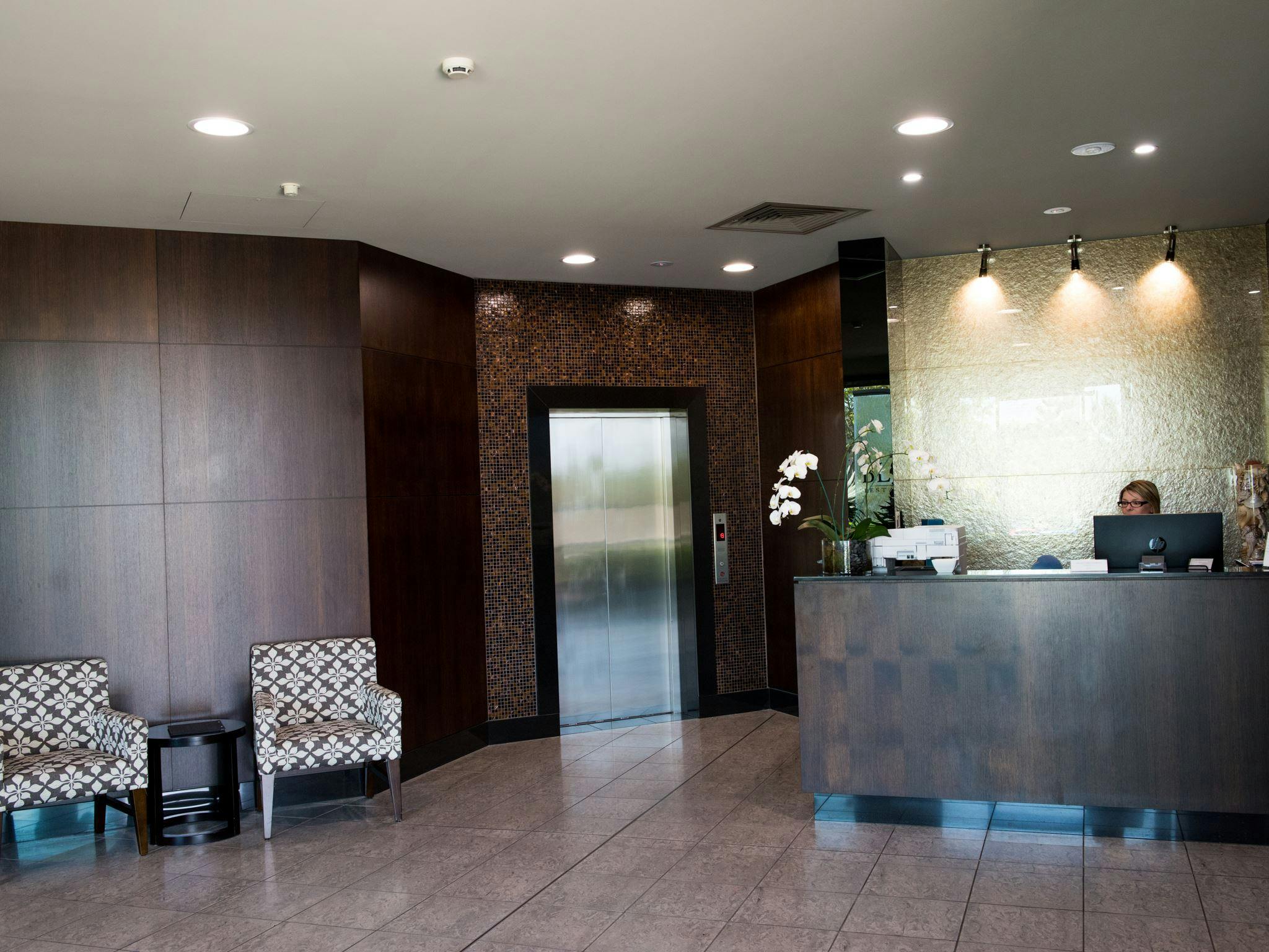 Springfield Lakes Hotel