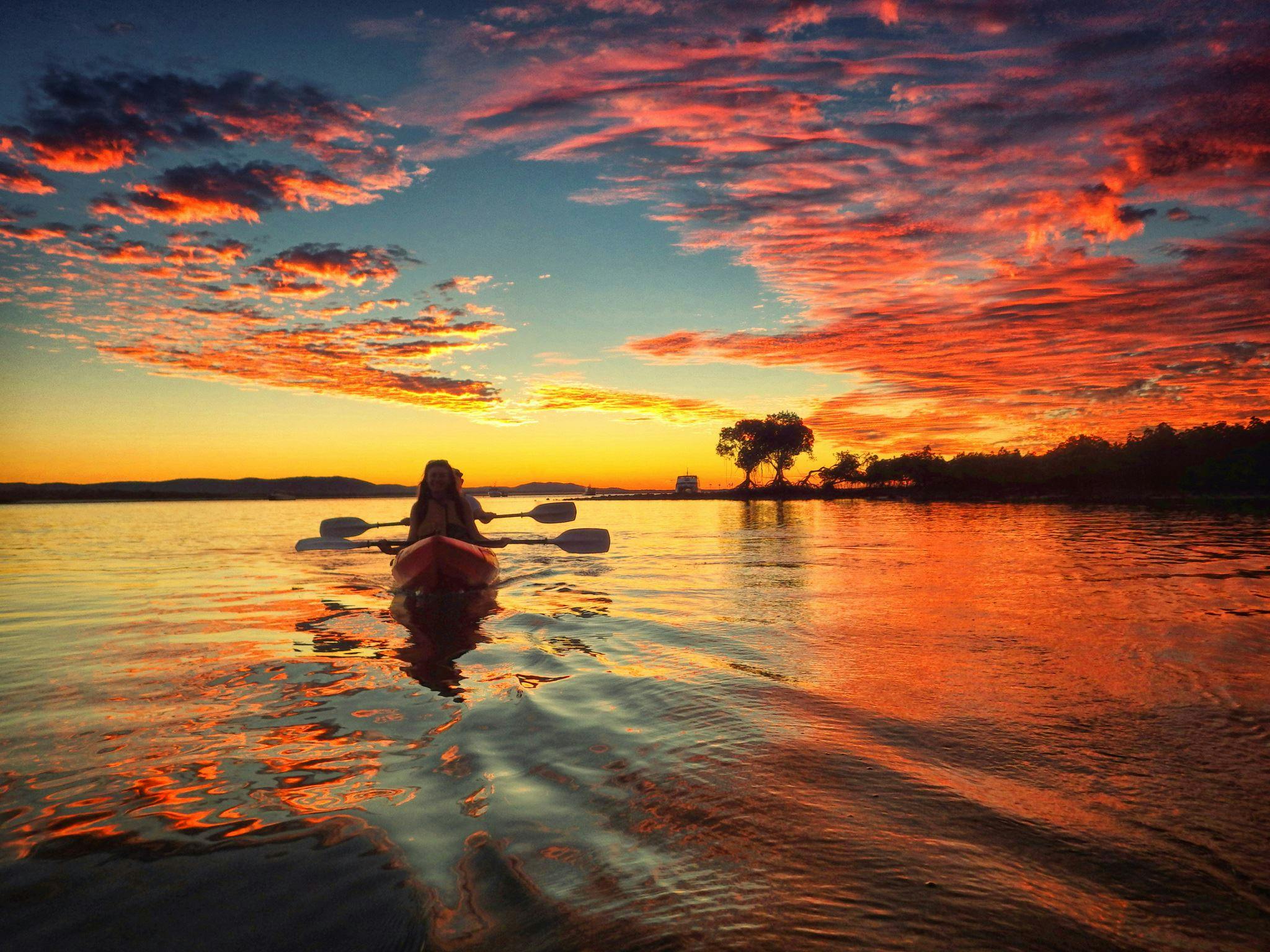 Sensational sunsets with 1770 Liquid Adventures in Queensland