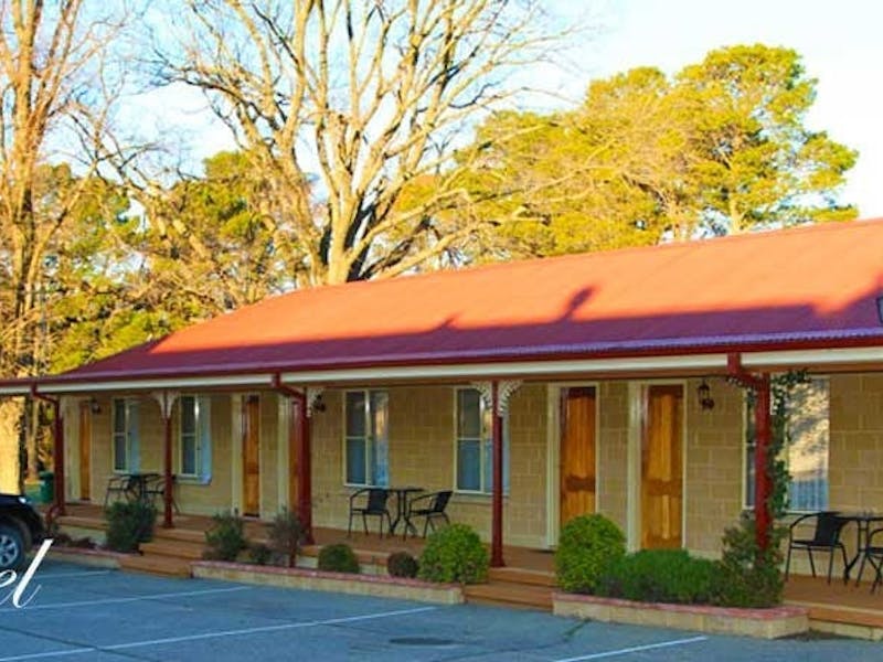 Black Gold Country Cabins and Motel Units