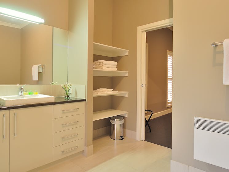 Barkly Suites / Apartments Rutherglen NSW Holidays &