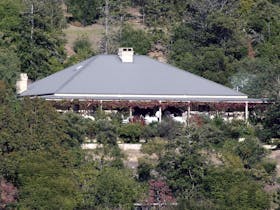 Capers Guesthouse and Cottage