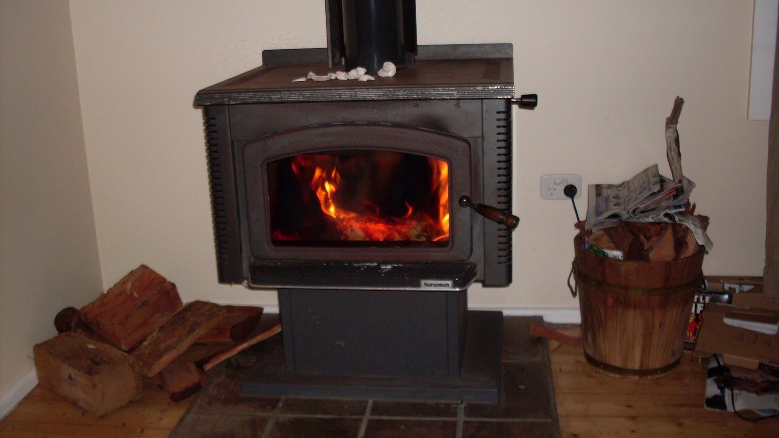 Cosy wood fire - perfect for cooler months