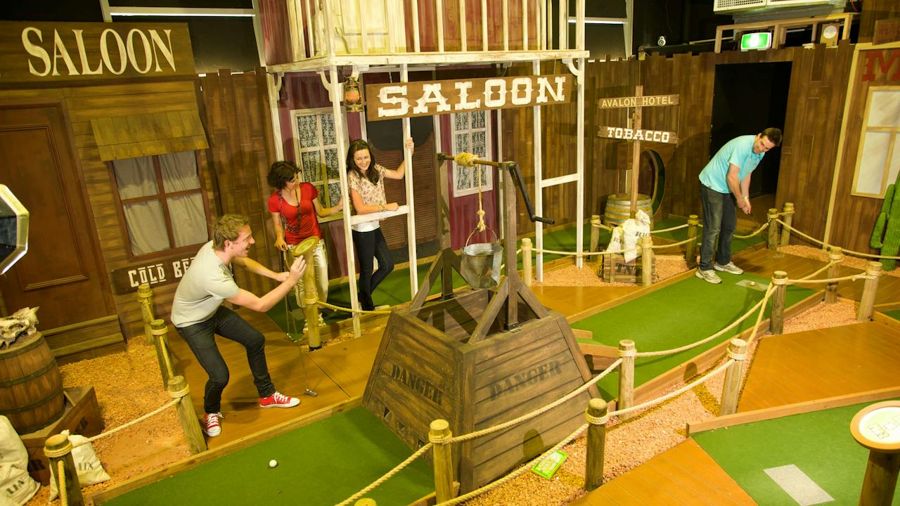 Mega Mini Golf