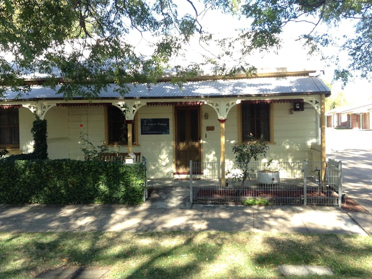 A Settlers Cottage Bathurst Cbd Bathurst Visitnsw Com