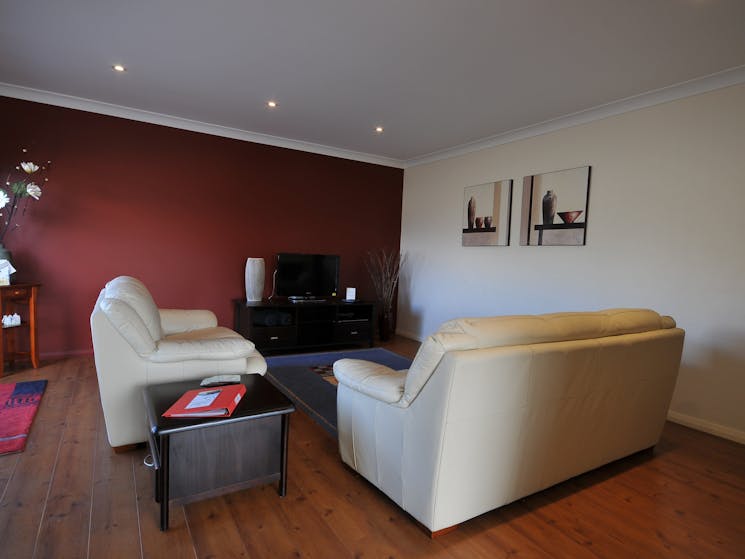 Cole House Apartments | NSW Holidays & Accommodation, Things to Do