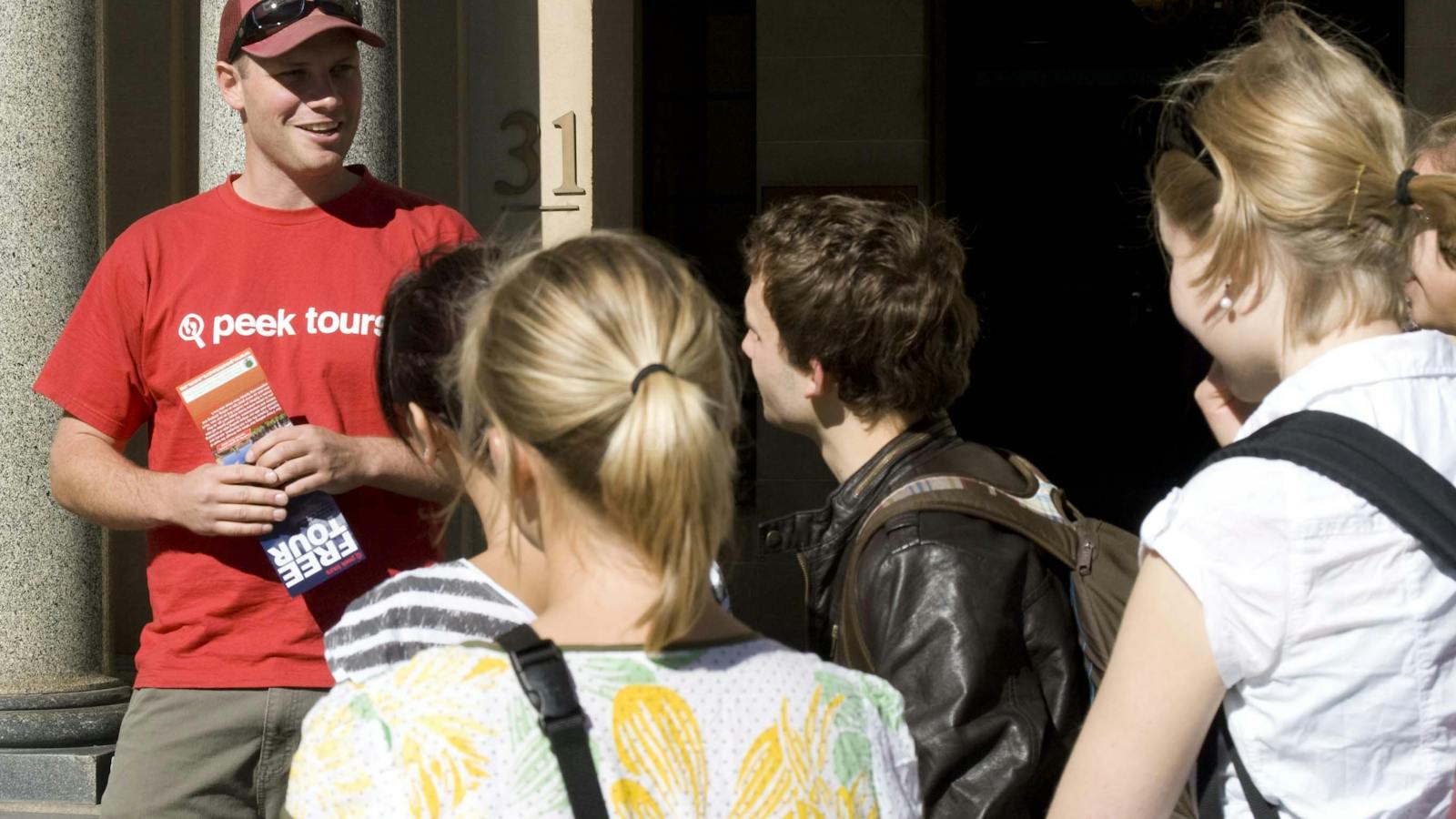 Peek Tours Walking Tours - Sydney City Walking Tour