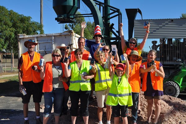 Lightning Ridge Easter Festival