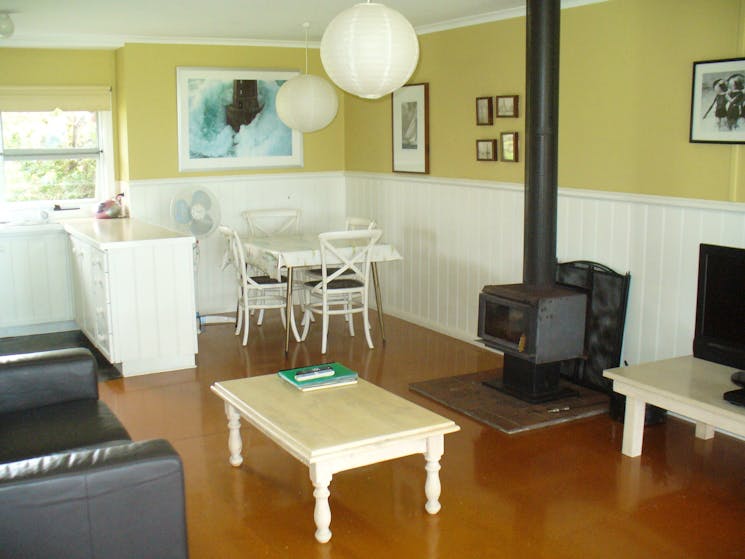 Montague Cottage Lounge