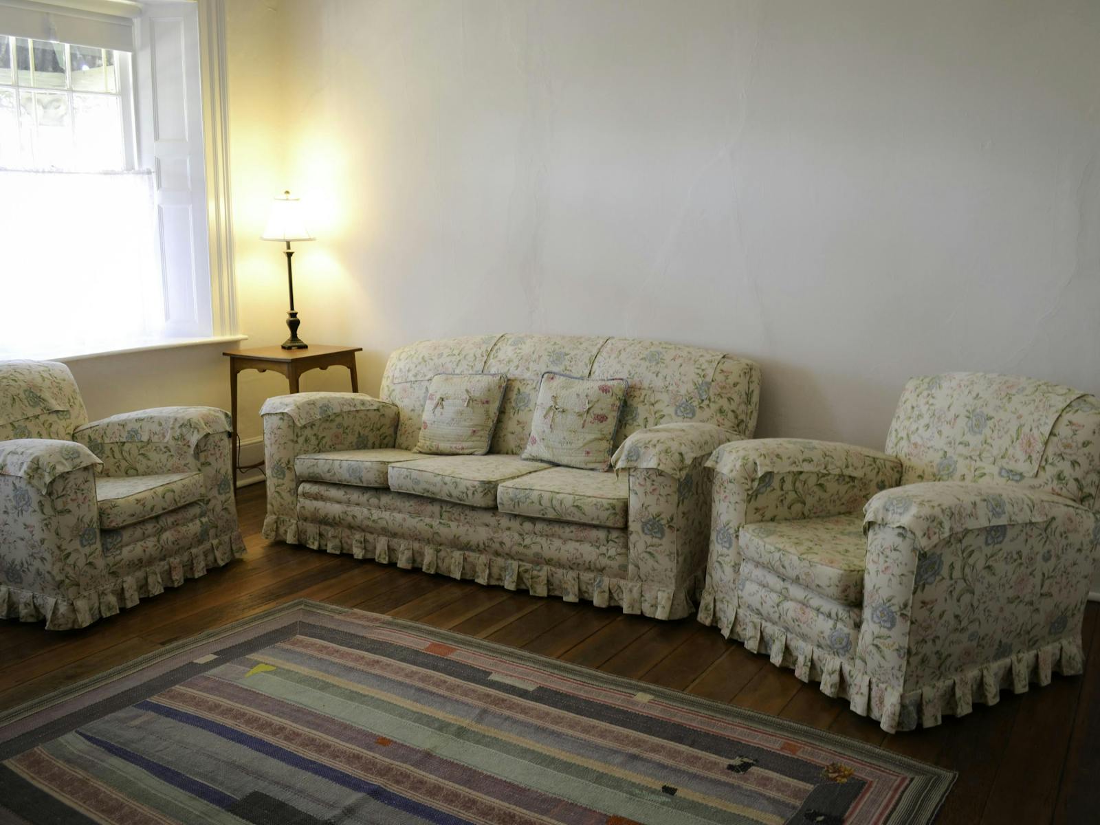 Relax and have a chat in the lounge room