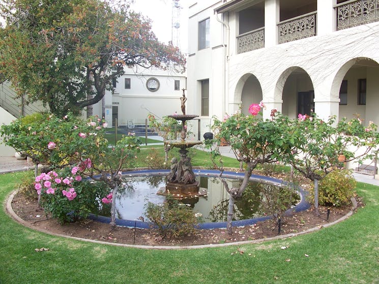 Mildura Grand Hotel - Rose Garden (original Chaffey Fountain) 