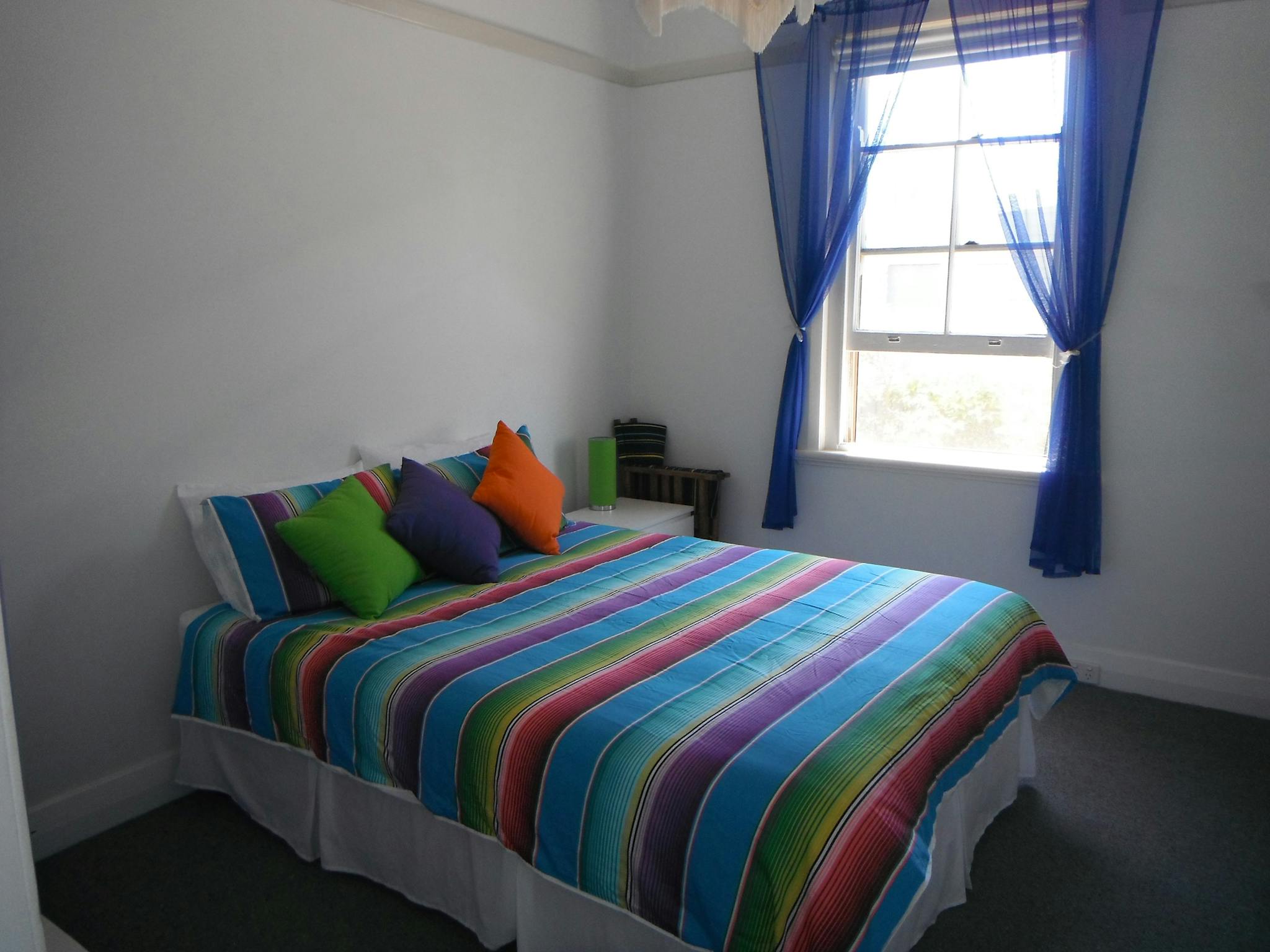 Quiet room with queen bed