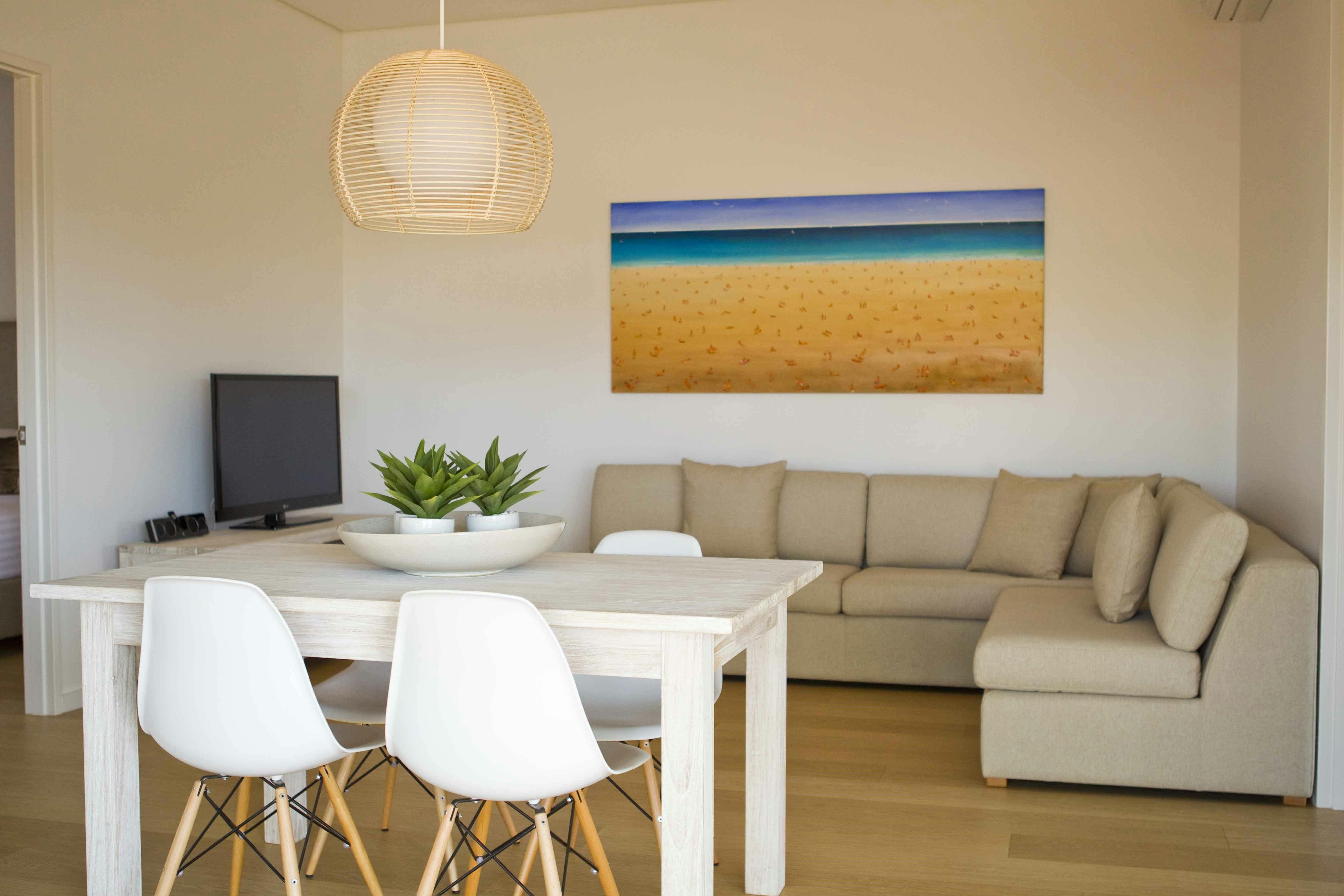 Self Contained Contemporary Villa - 1 Bedroom or 2 Bedroom
