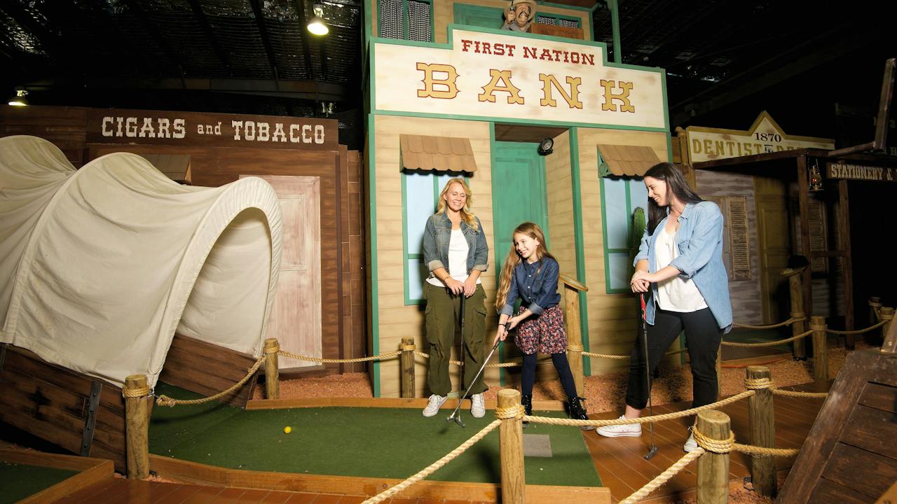 Mega Mini Golf