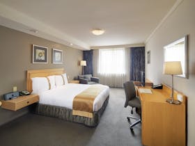 Queen Guest Room at Holiday Inn Perth City Centre