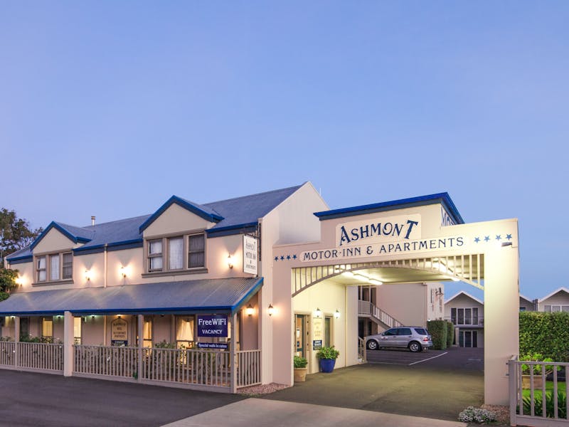 The Ashmont in the centre of Port Fairy