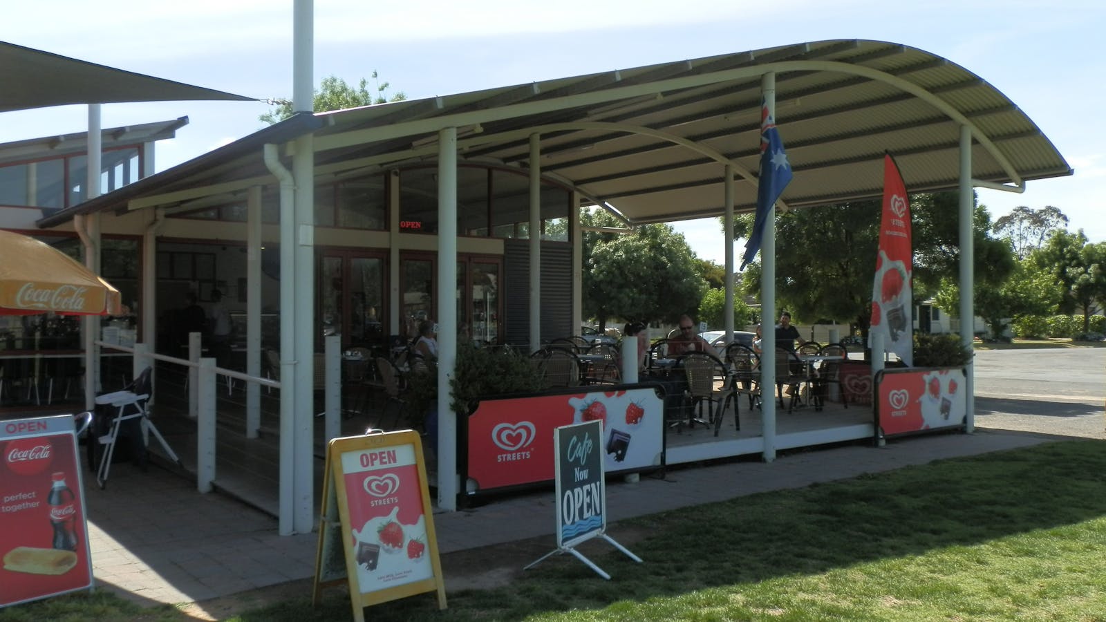 Submarine Cafe