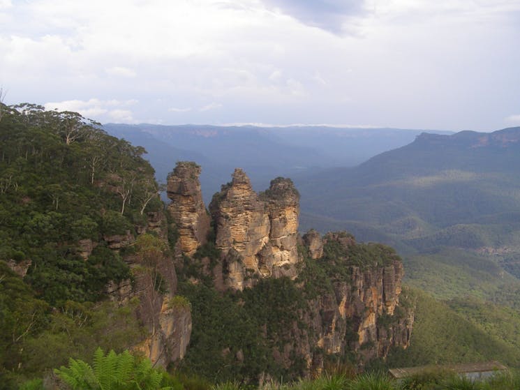 Three Sisters Rock Blue Mountains