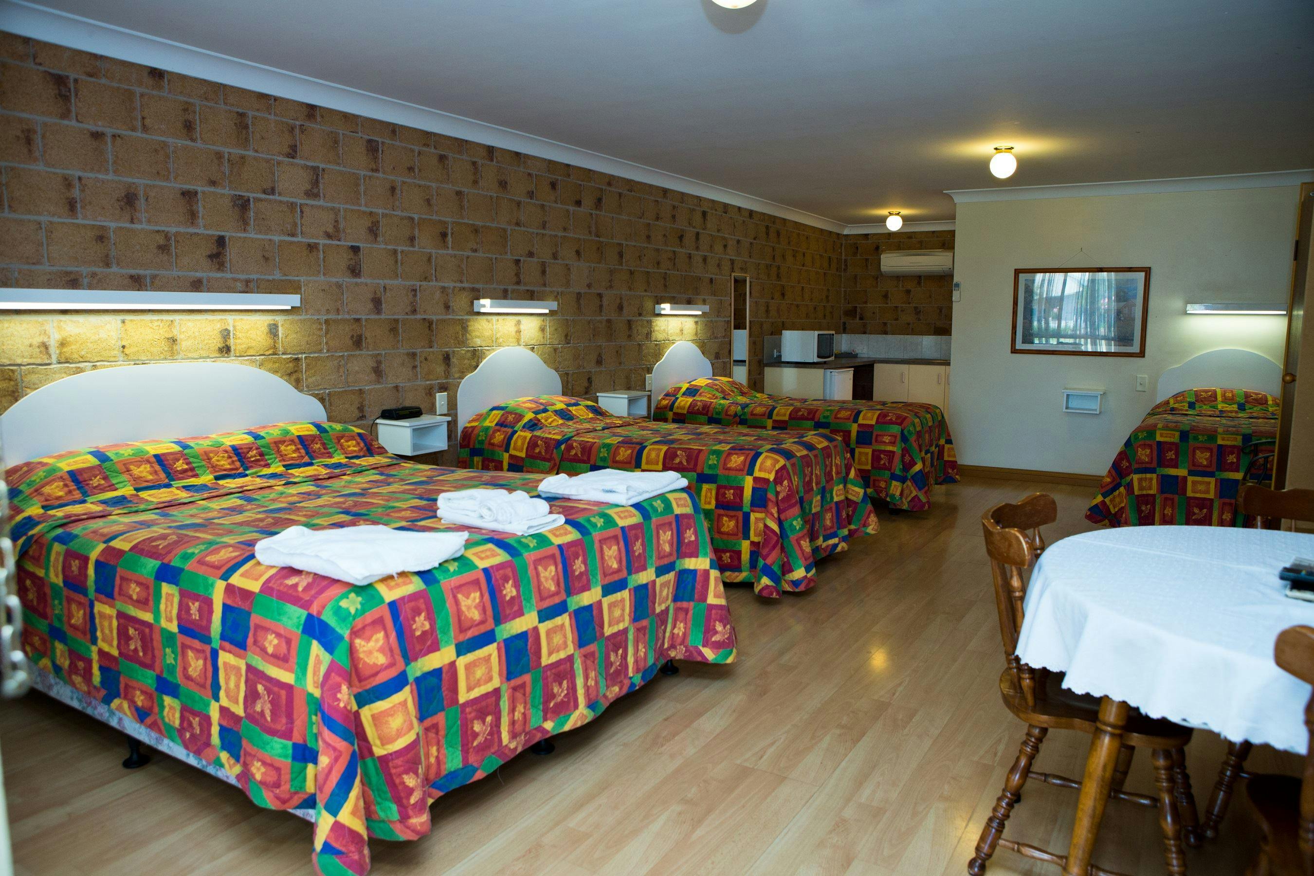 Family Motel Unit
