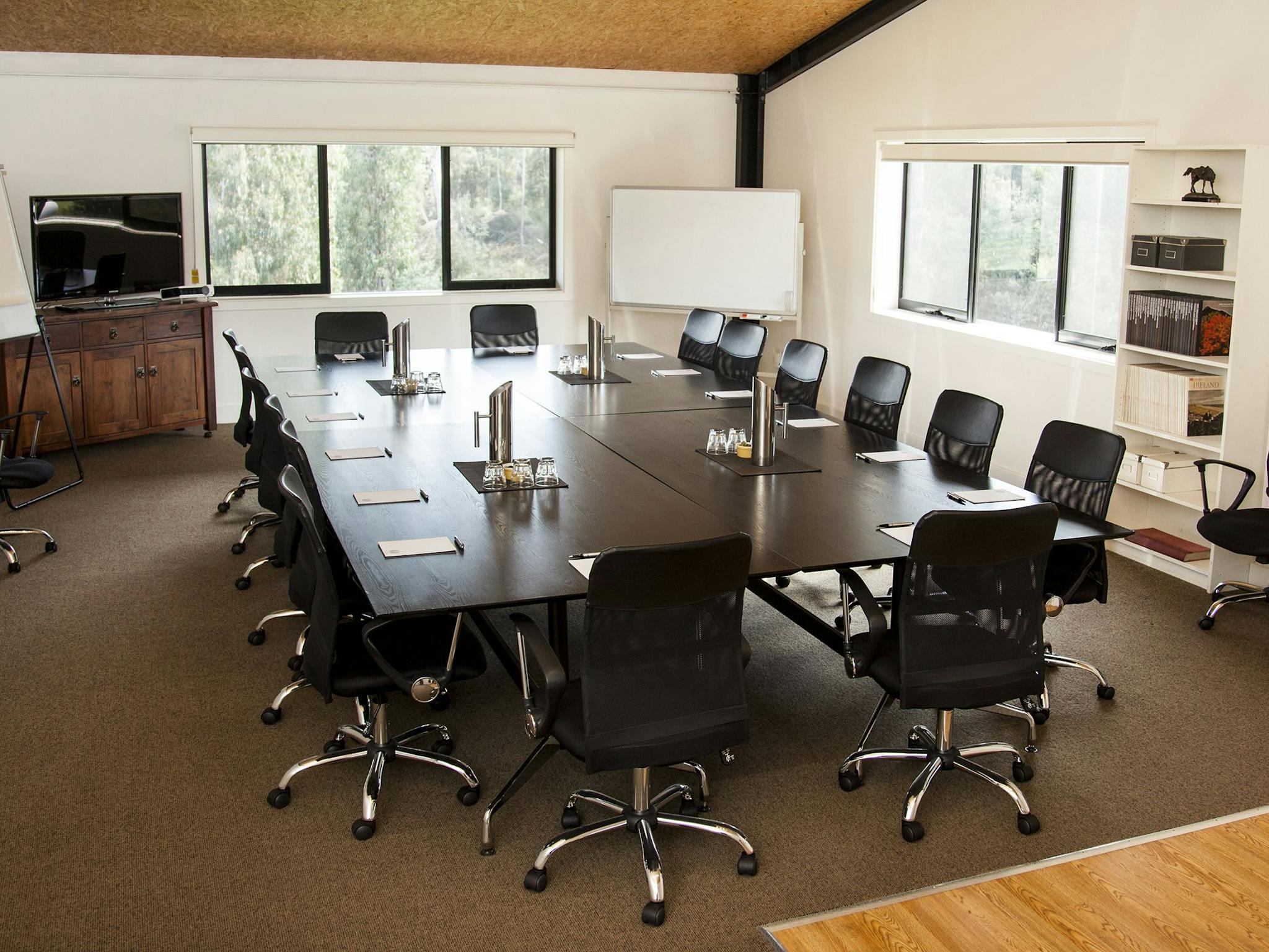 Original__9755409_DY43_Conf_Room.jpg