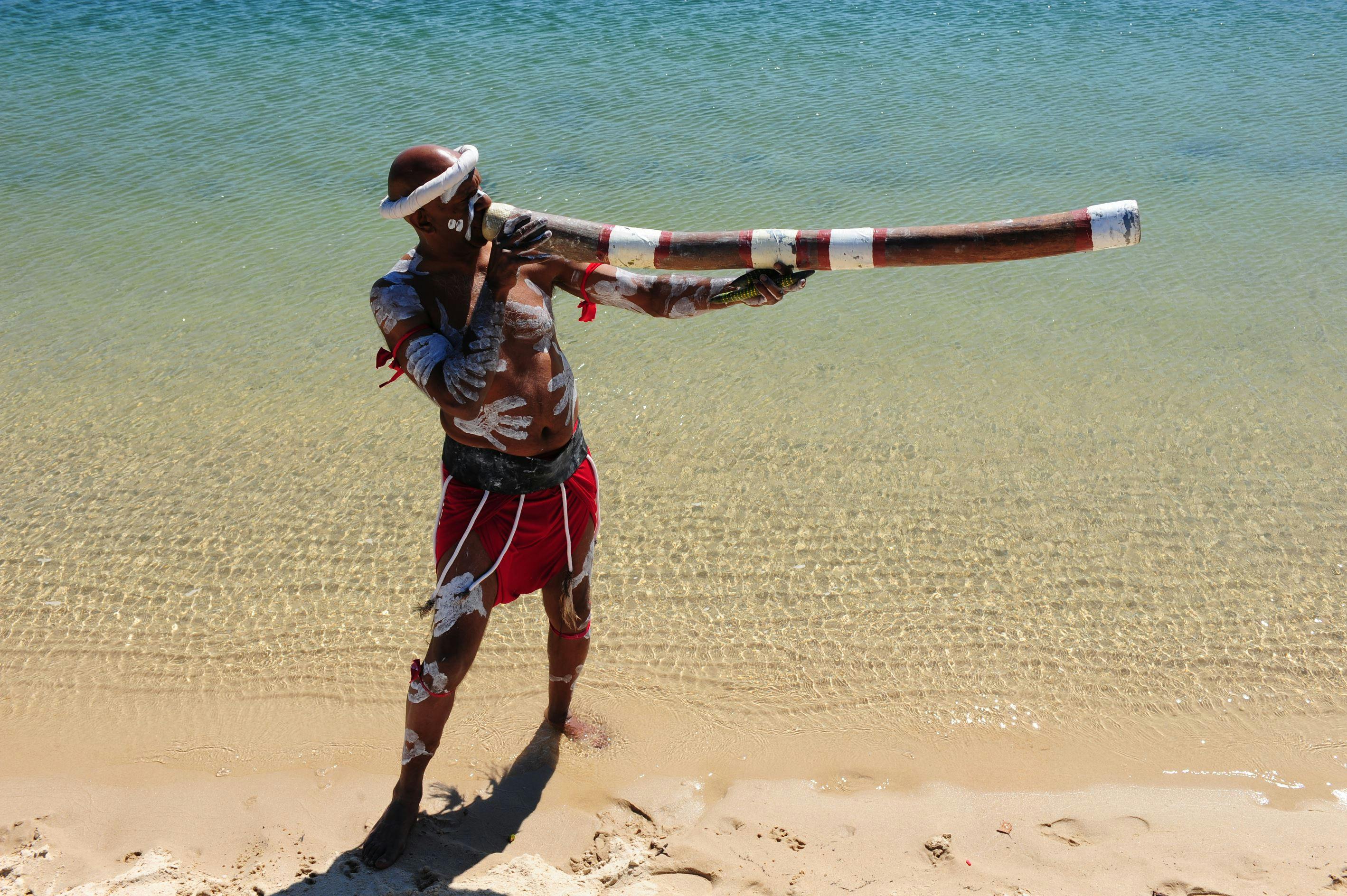 Walangari Karntawarra And Diramu Aboriginal Dance And Didgeridoo ...