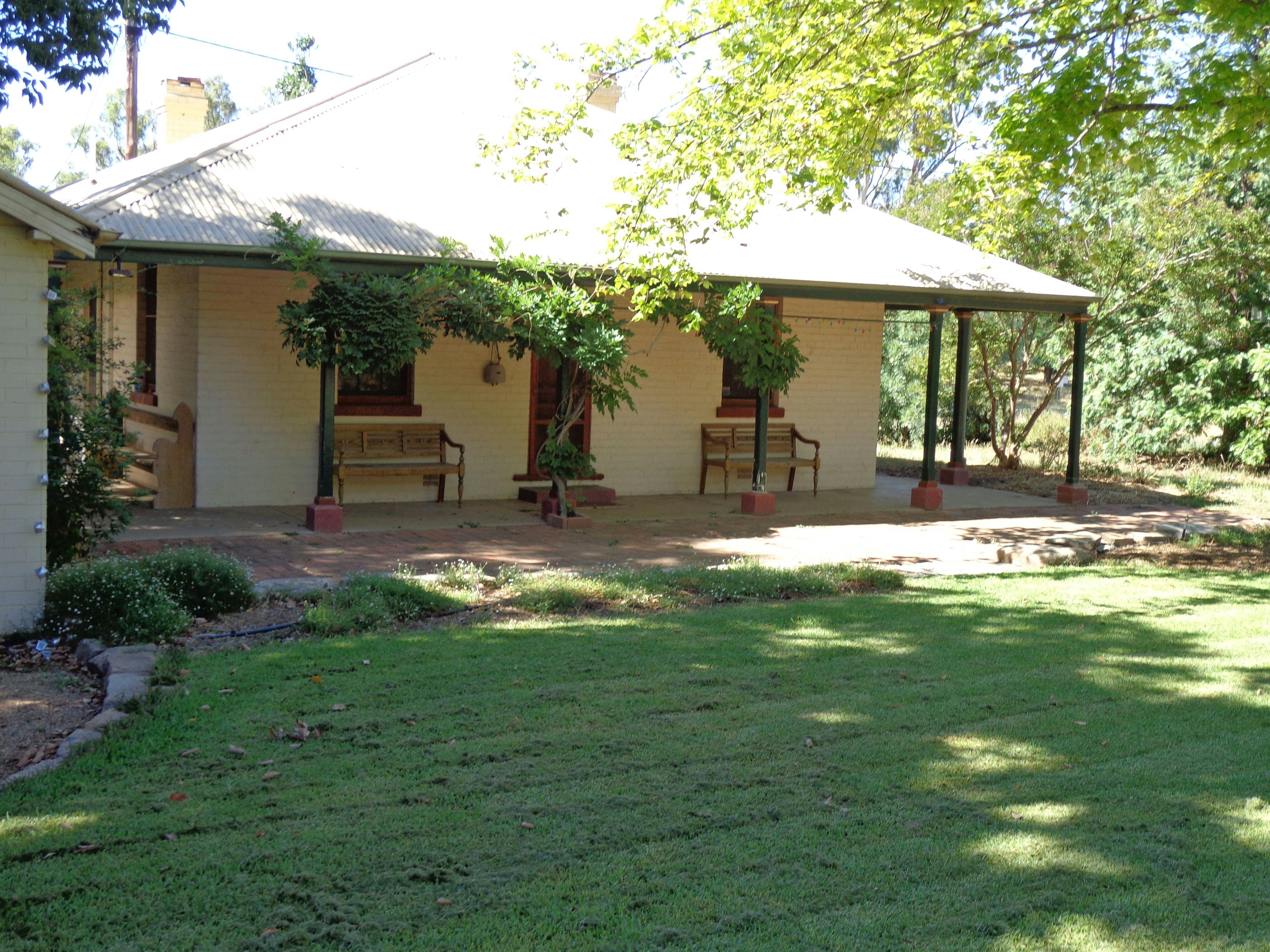 Little River Cottage Wagga Wagga Visitnsw Com