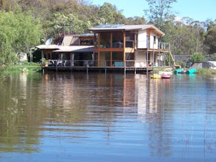 Lakeside Lodge