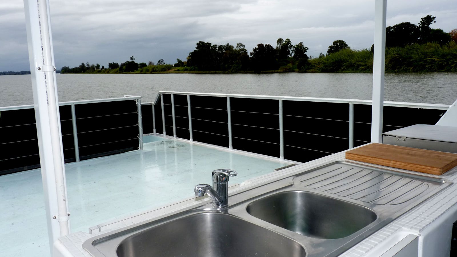 Grafton 2 Yamba Houseboat Hire