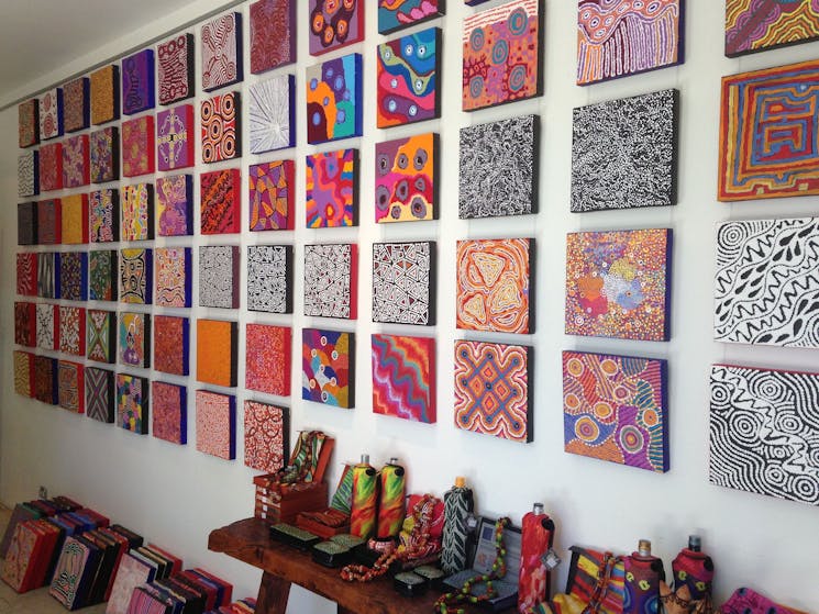 Pre-stretched canvases
