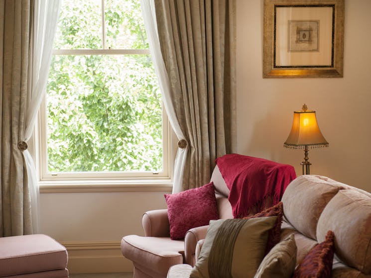 Cobb Co Court Boutique Hotel NSW Holidays Accommodation Things