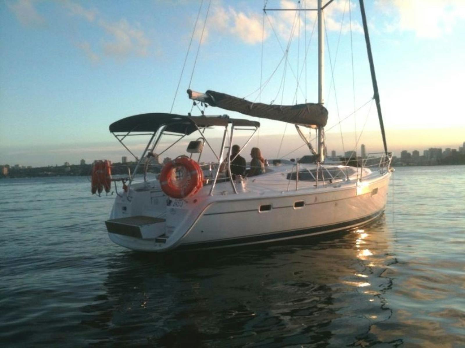 シドニーバイセイル