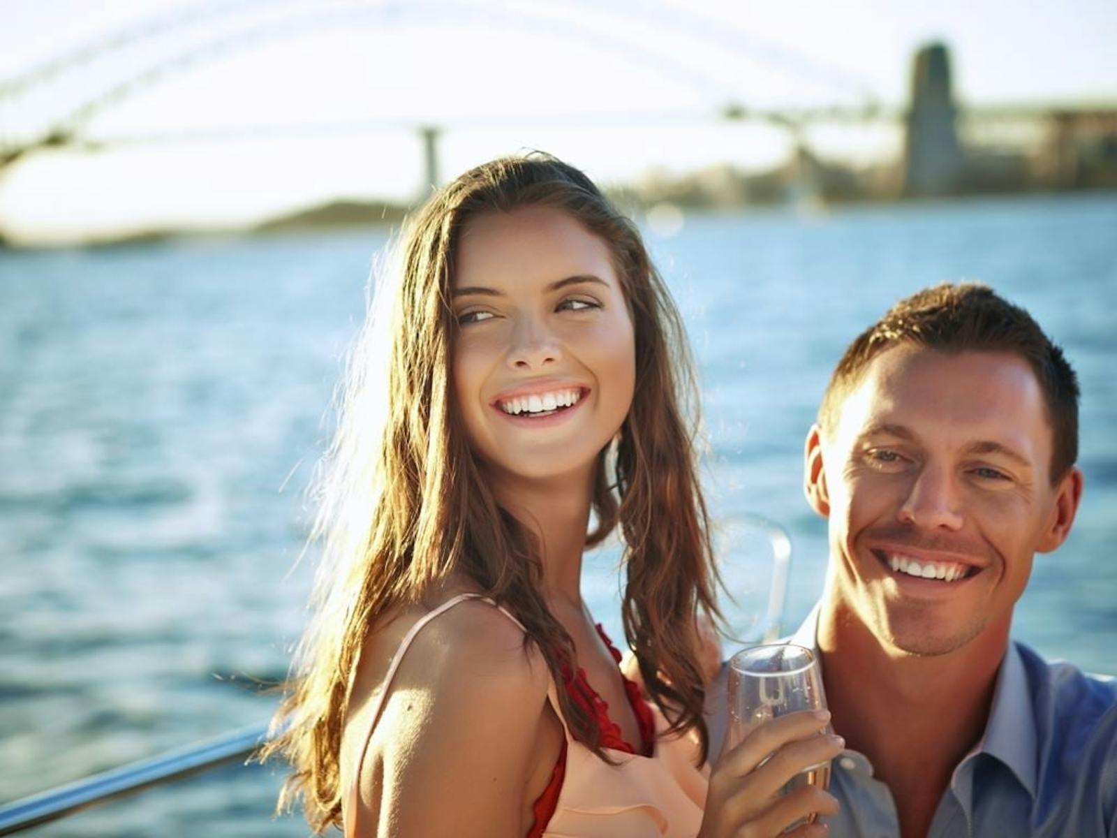 シドニーバイセイル