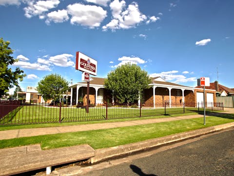 戈德特拉汽車旅館