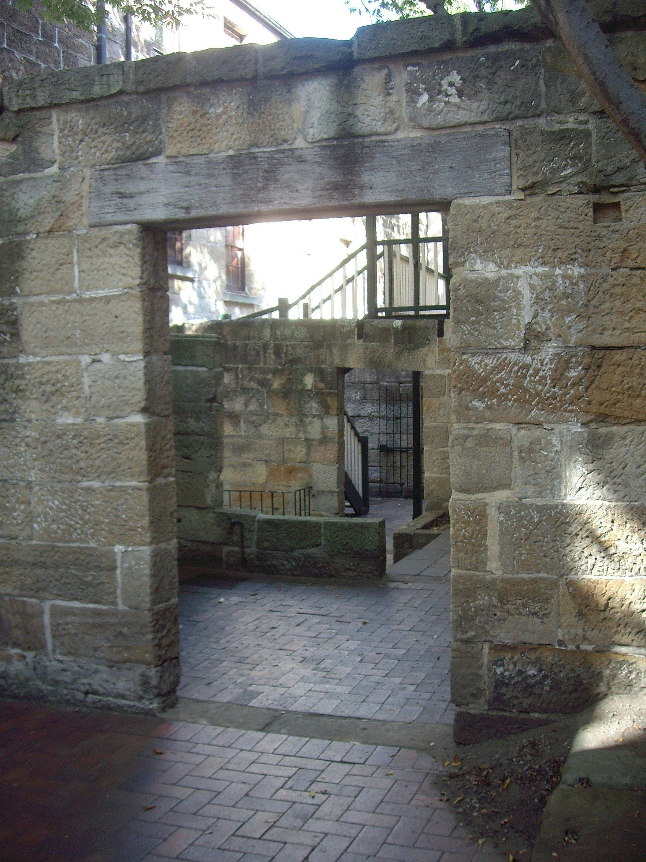 シドニーの最も古い部分を体験してください。