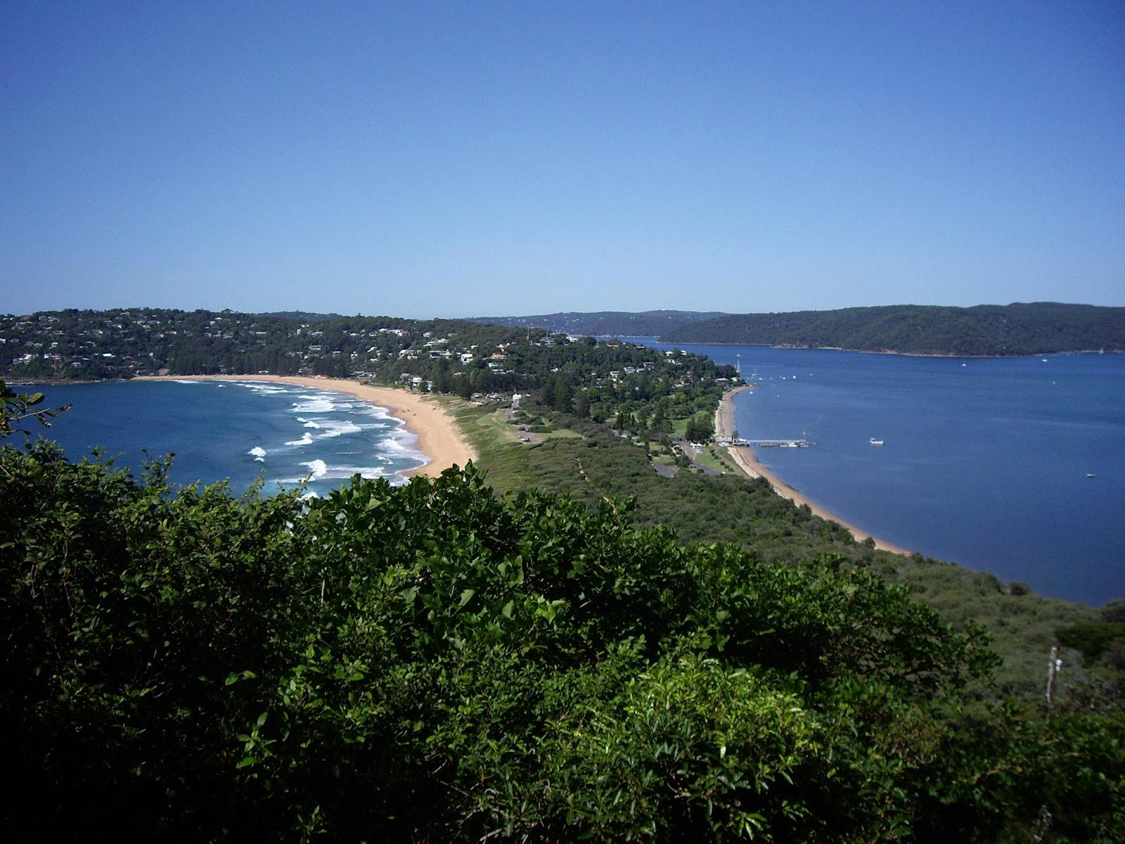 Between the sea and the lagoon.