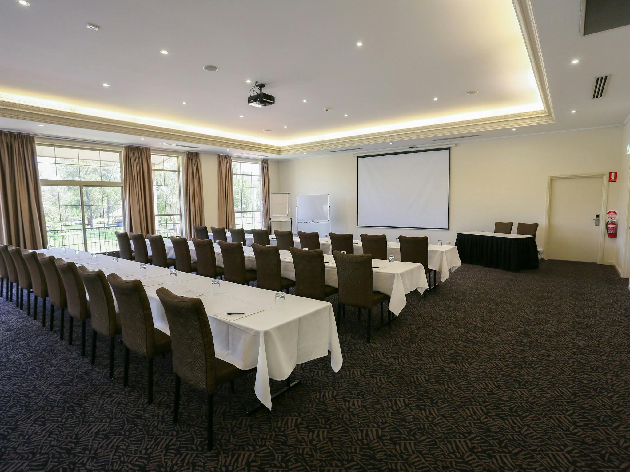 Best Western Plus Hovell Tree Inn