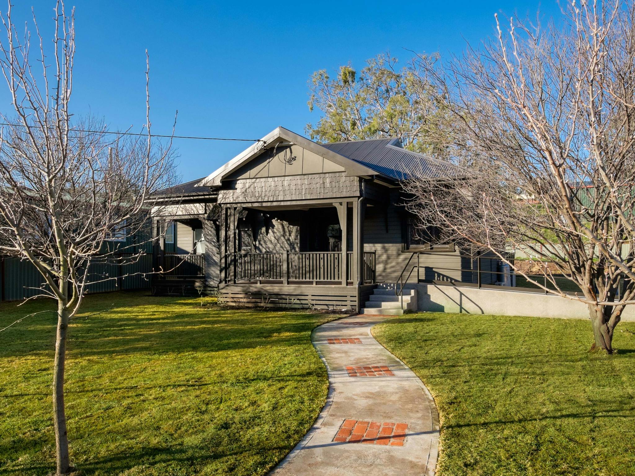 Willow Tree Inn