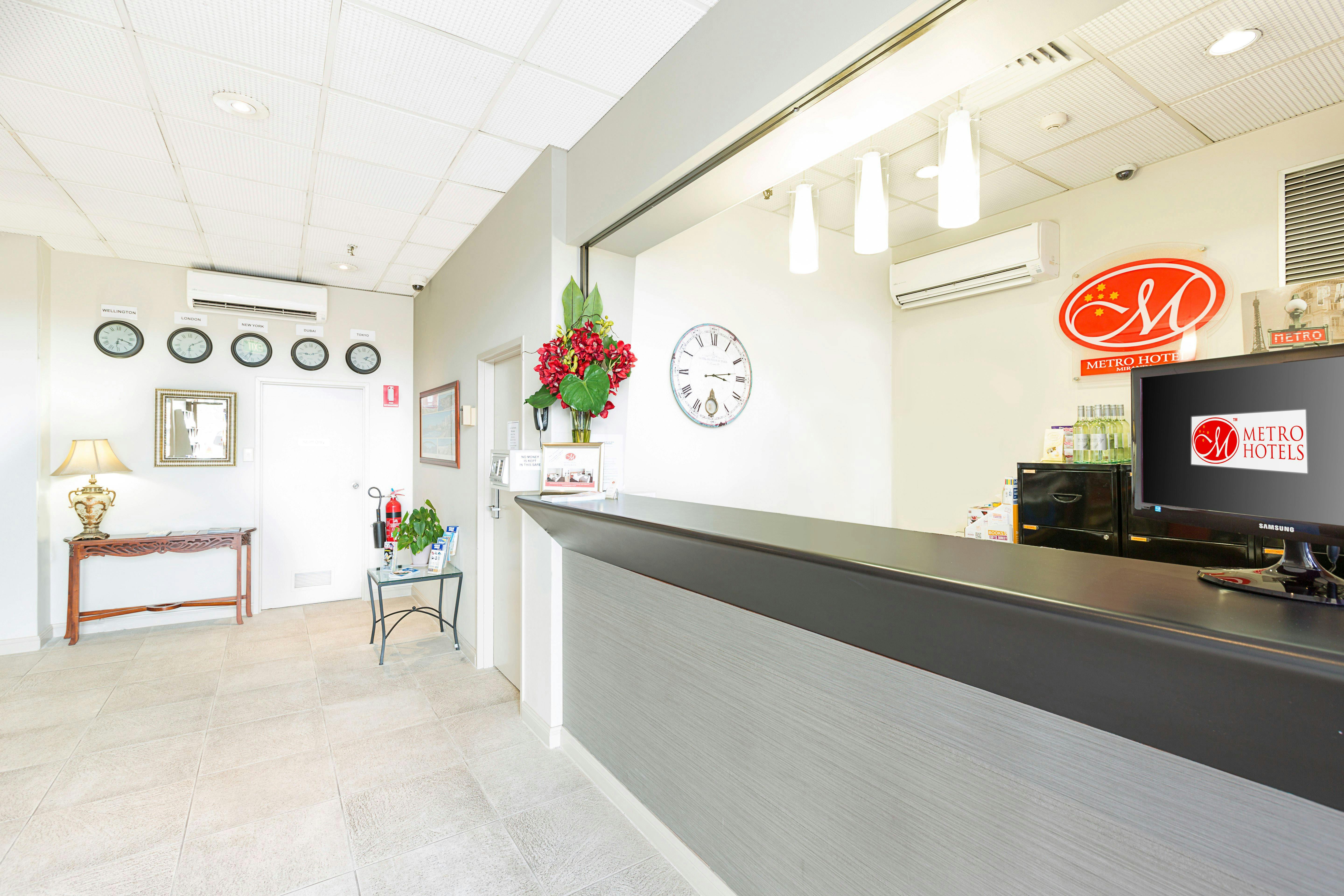 Metro Hotel Miranda Lobby