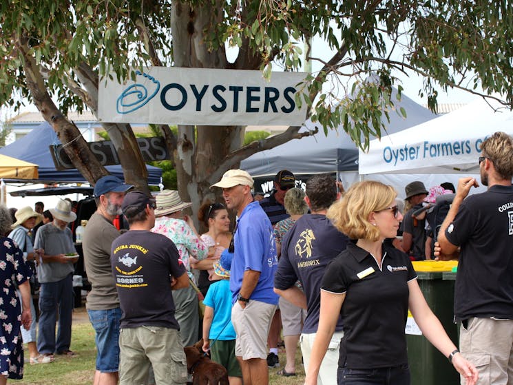 Crowd. Image supplied by Sapphire Coast Tourism