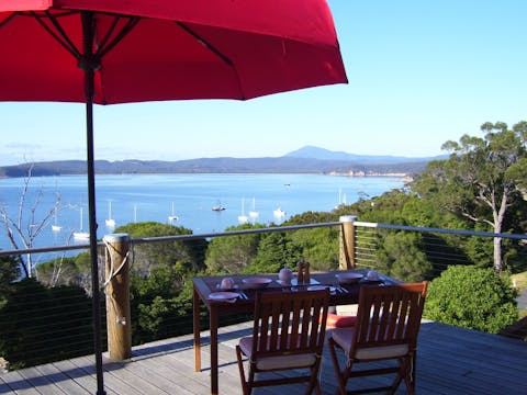 Gemütliches Bucht-Bett und Frühstück