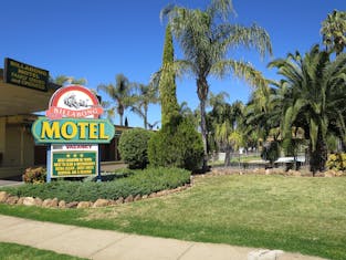 Billabong Motel