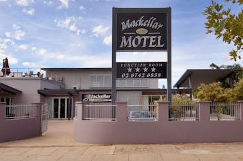 Mackellar Motel