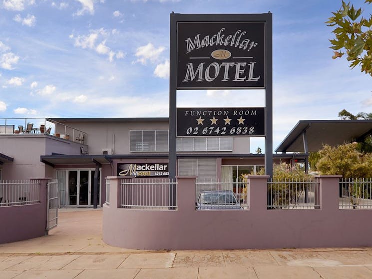 Mackellar Motel