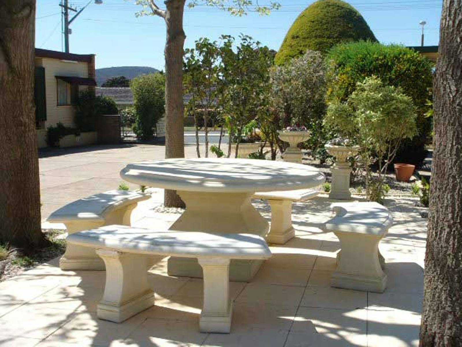 Hillview Motel