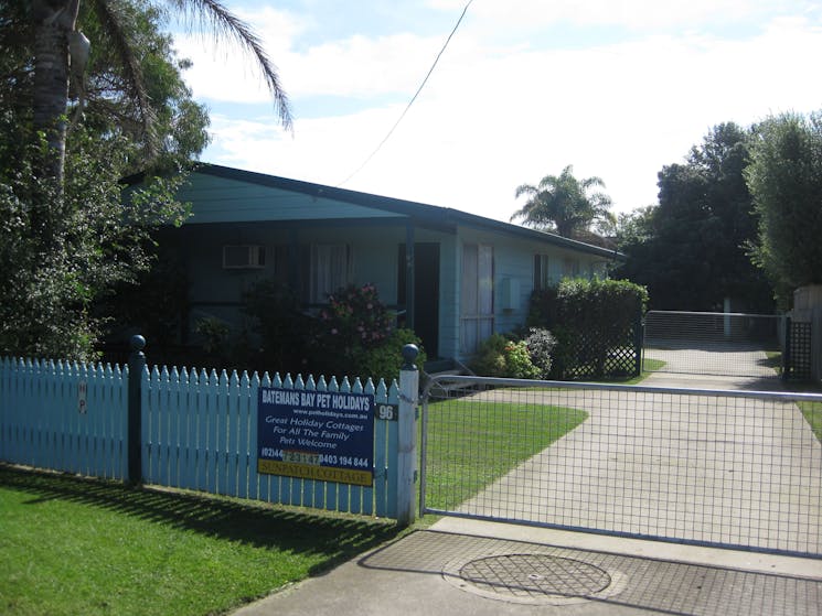 Sunpatch Cottage At Tomakin Beach Broulee Visitnsw Com